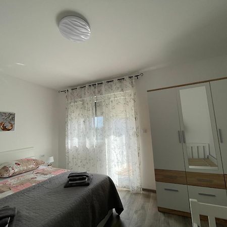 Anamaria Apartman Kaštela Kültér fotó