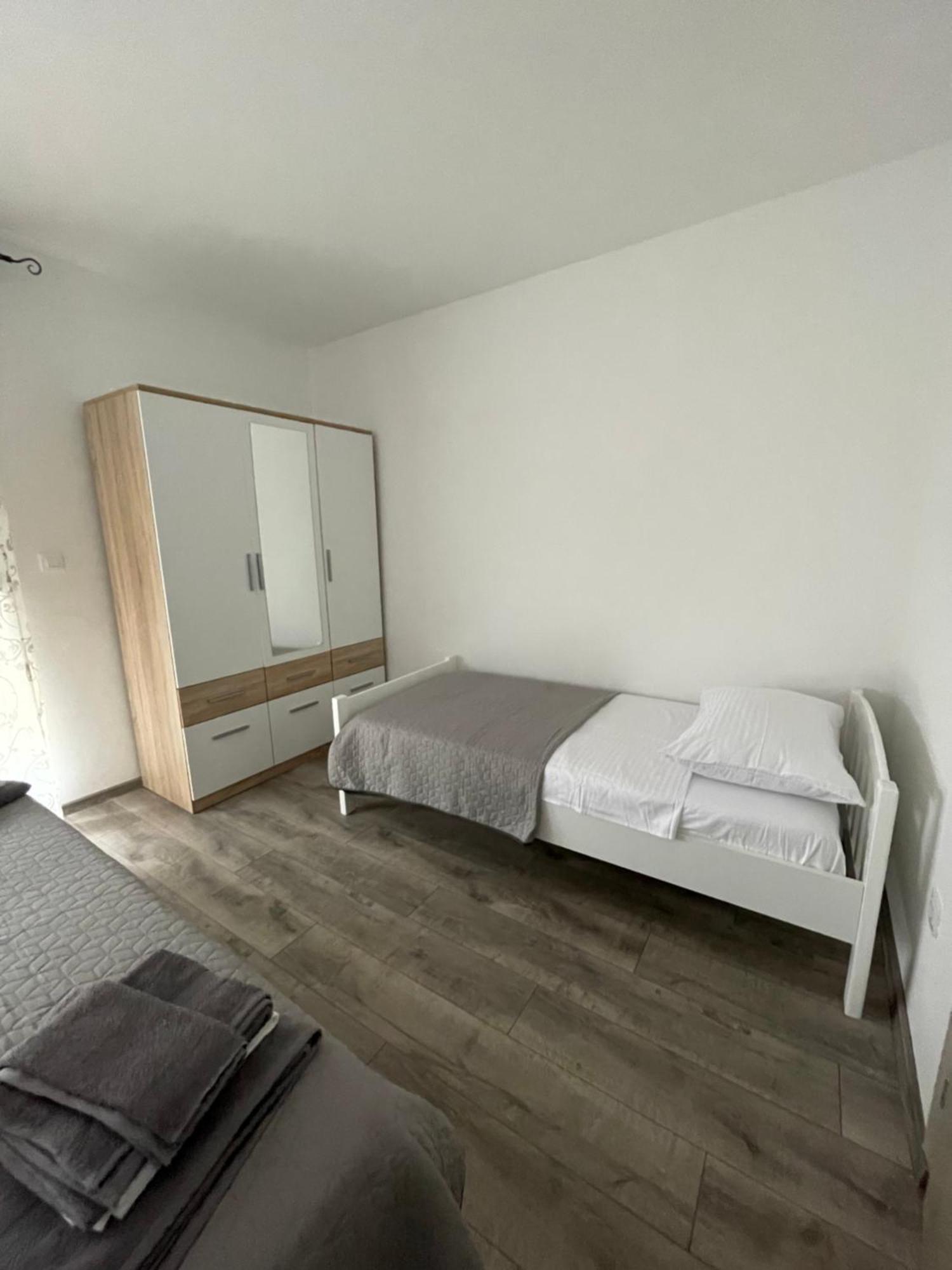 Anamaria Apartman Kaštela Kültér fotó